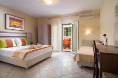 Sarti-Hotel-Ammos-Rooms-Apartments-Studios-Halkidiki-quad-001