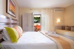 Sarti-Hotel-Ammos-Rooms-Apartments-Studios-Halkidiki-quad-007